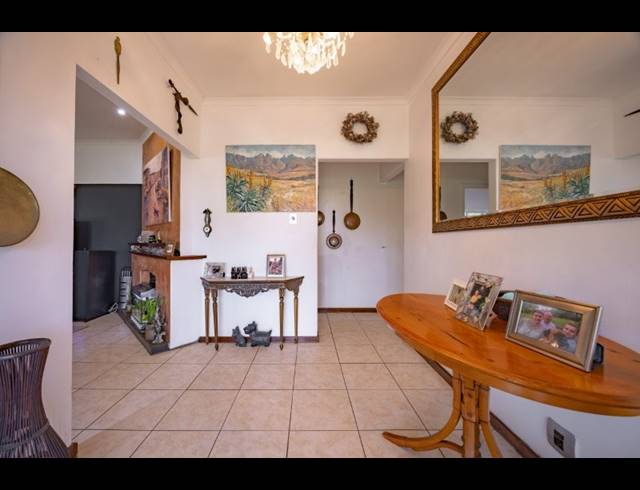 4 BEDROOM HOUSE FOR SALE IN COWIES HILL